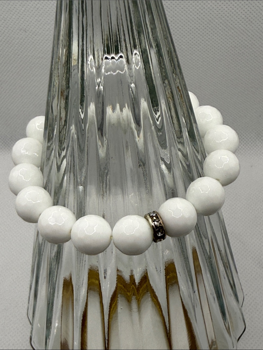 Vintage beauty White faceted glass Beaded Stretch Bracelet single pave sparkle